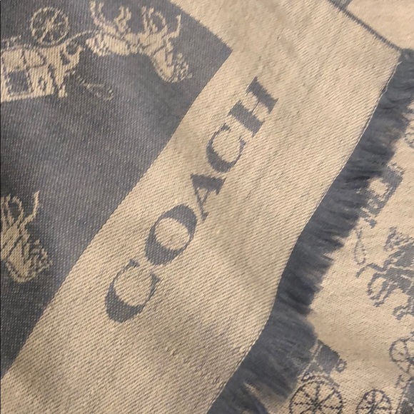 Coach scarf - Picture 2 of 5